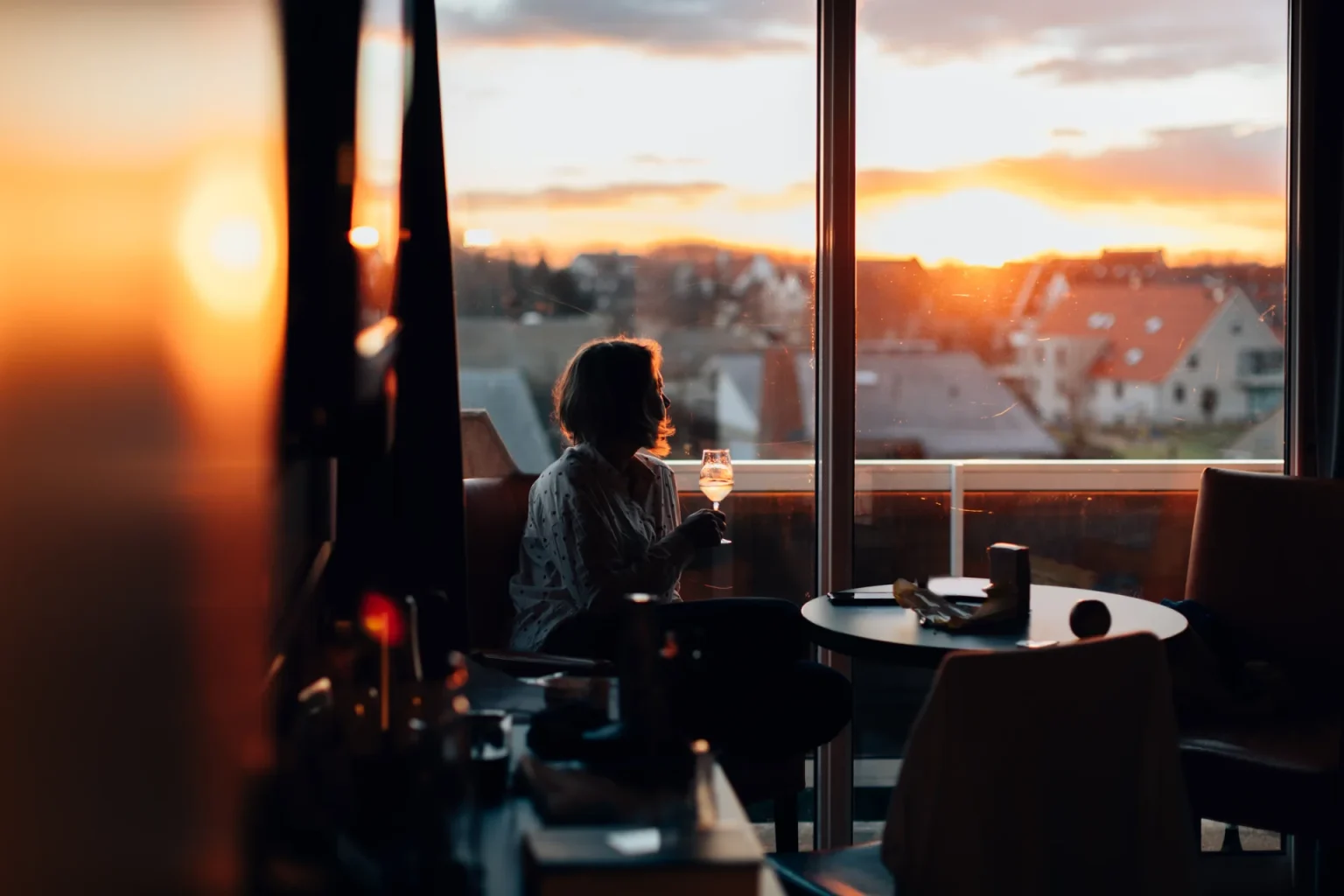 人気の飲食店は物件選びや内装もすごい！飲食店舗の開業マニュアル