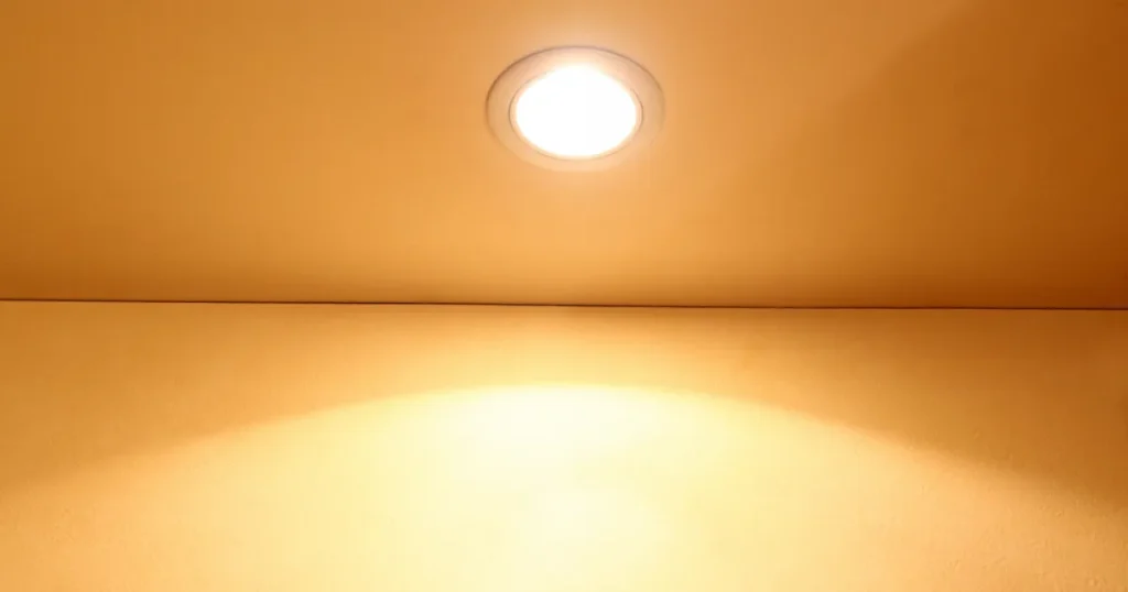 店舗照明の種類画像